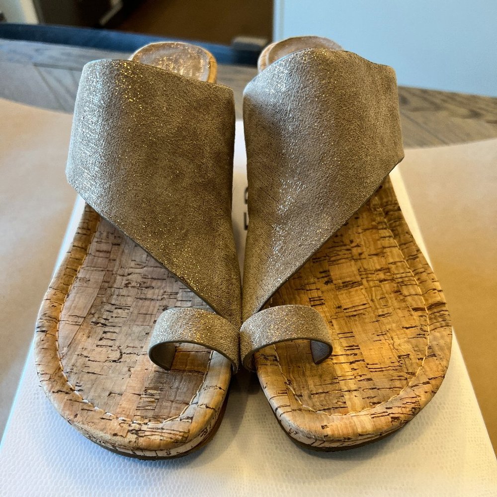 Donald J. Pliner Gyer Wedge Sandal Bronze Size 39